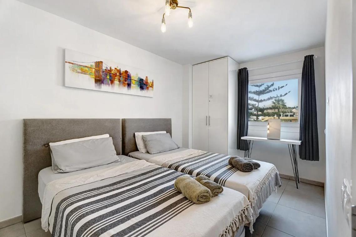 Apartamento De Lujo En Torre Del Sol, Playa De Las Americas Arona  Ngoại thất bức ảnh